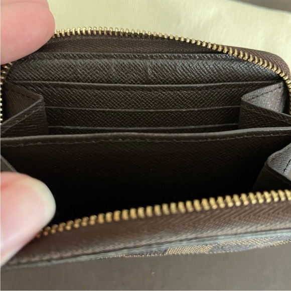 Louis Vuitton Damier Ebene Zippy Coin Purse - Picture 15 of 16